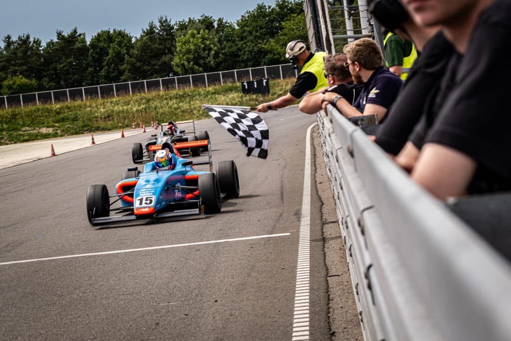 Kampen om Norden intensiveres på Falkenberg Motorbana.
(Foto: Grippo)